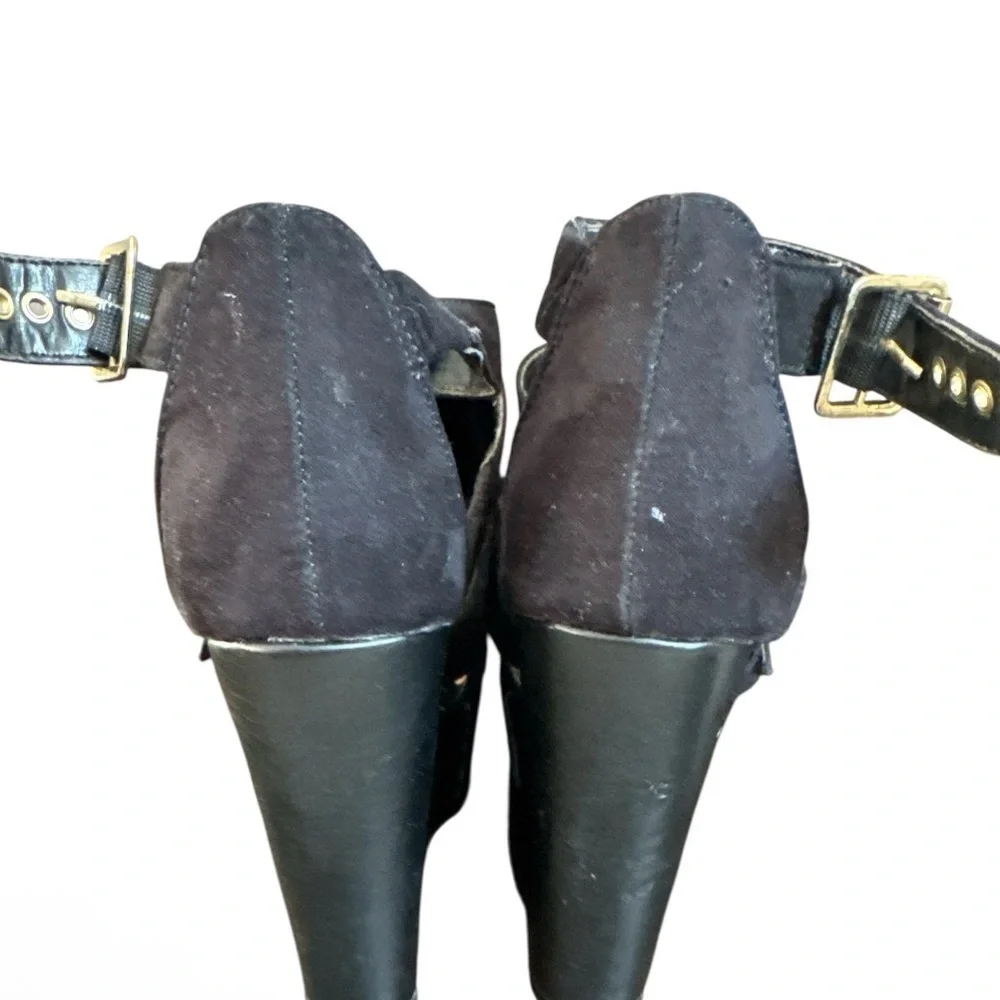 Call It Spring Black Wedge Sandals gold Buckles Size 8